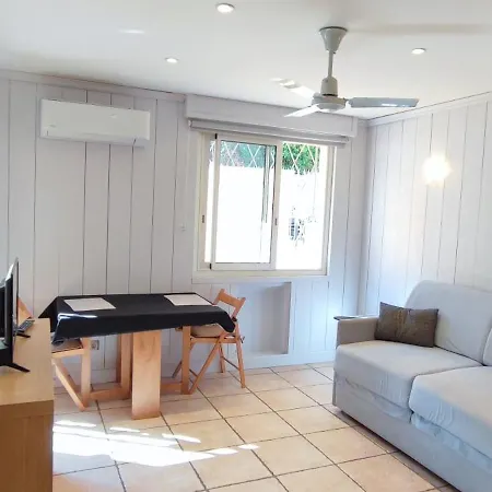 Apartment Off 