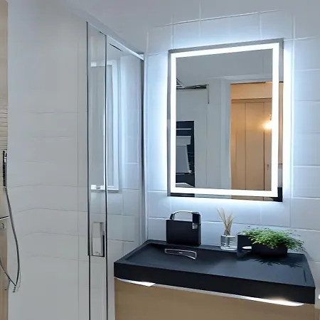 Apartment Off 